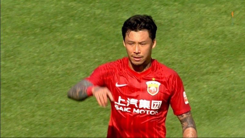 想到李阿姨，叶辰便想着给她和李晓芬去个电话，问问她们最近过得如何。